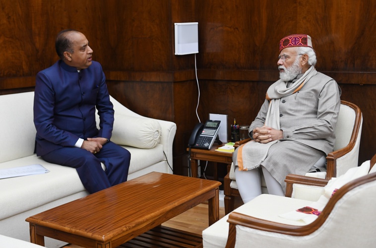 दिल्‍ली में प्रधानमंंत्री नरेंद्र मोदी से मुलाकात करते मुख्‍यमंत्री जय राम ठाकुर   