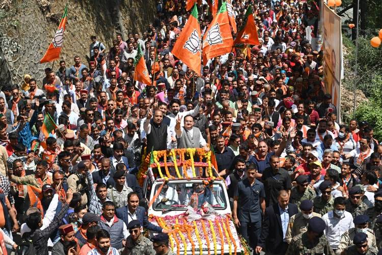 himgirisamachar:चार राज्‍यों के नतीजों के बाद शनिवार को शिमला पहुंचे भाजपा के राष्ट्रीय अध्यक्ष जेपी नड्डा ने प्रदेश में चुनावी बिगुल फूंका