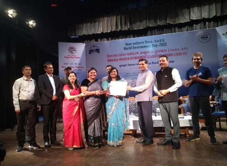 Himgiri Samachar:HP-Schools--Green-award--CSE